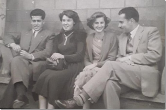 1952. Dos parejas de enamorados