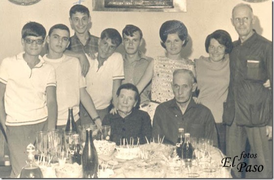 1965. Familia de Pablo Mart&iacute;n y Catalina Gu&eacute;lmez