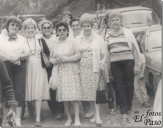 195X. Amigas en la fiesta del Pino de La Virgen