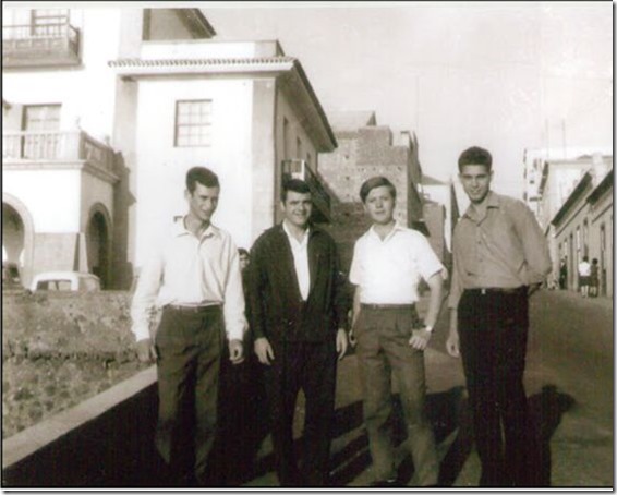 1967. Cuatro en Boca de la carretera