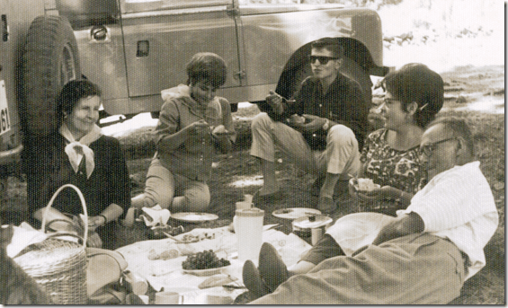 1964. Picnic de mi familia en Pino de la Virgen
